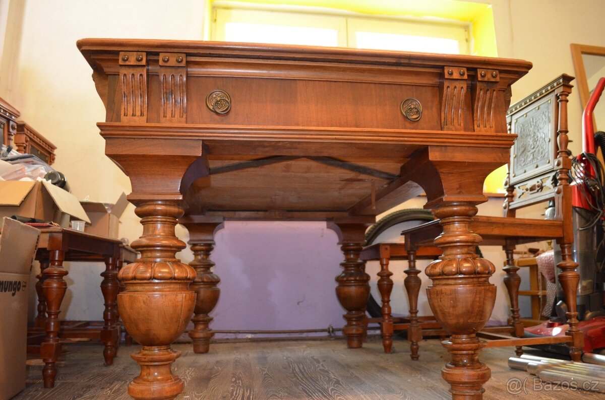 Prodám historický stůl a židle - 2