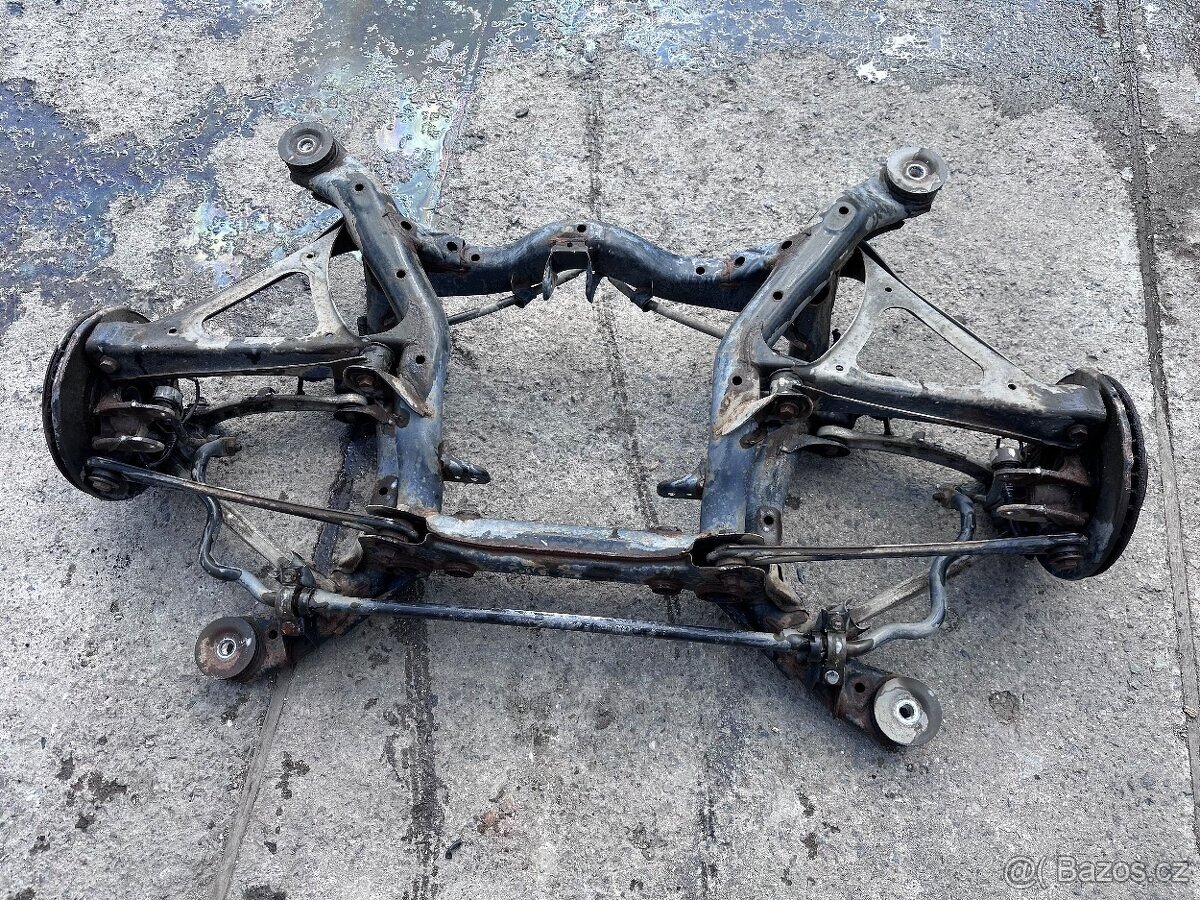 VW Touareg zadní náprava - 2