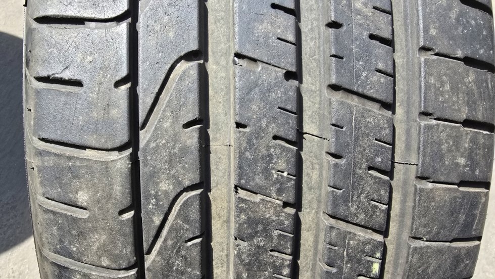 Letní pneumatika 255/40/19 Pirelli Run Flat - 2