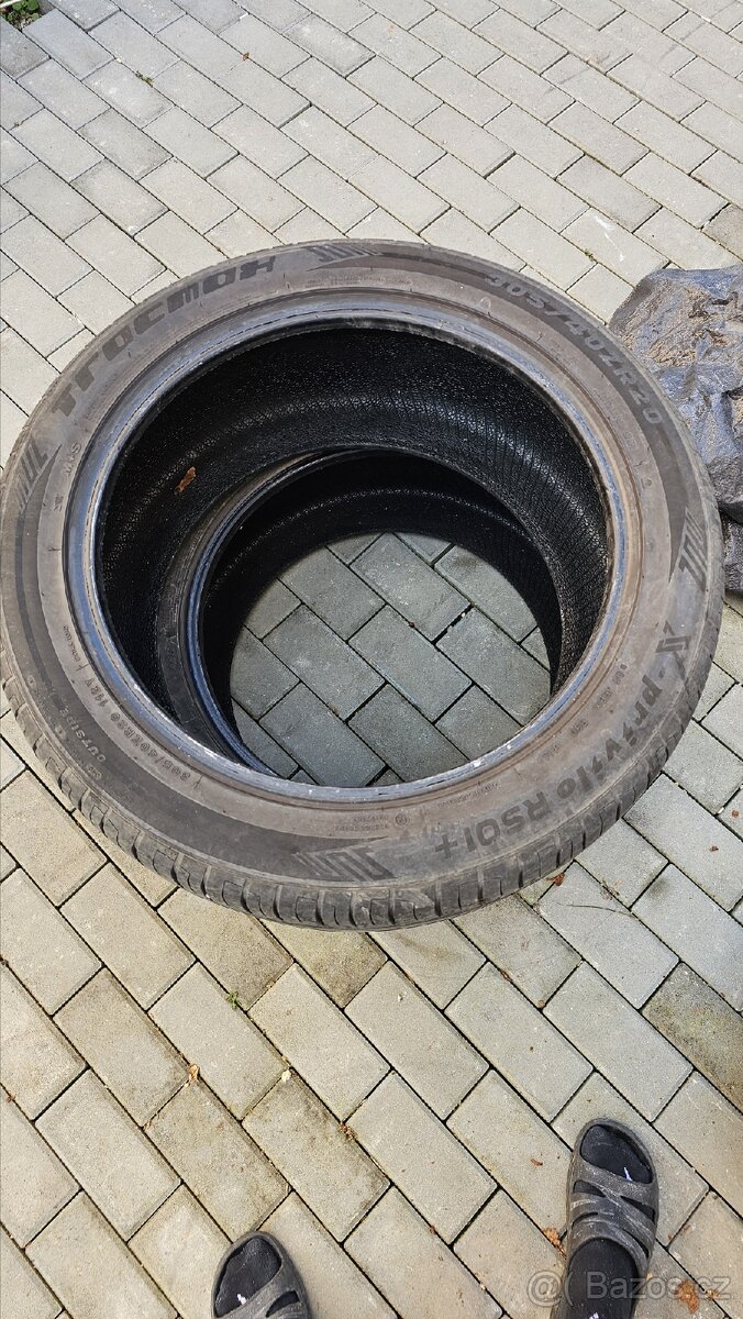 Prodám letní pneu 305/40/20 - 2