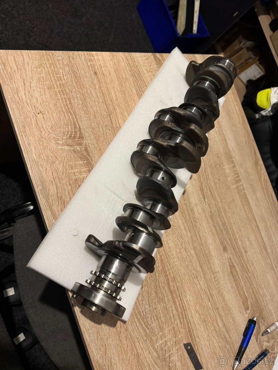 Originální kliková hřídel pro motor BMW N57D30 - 2