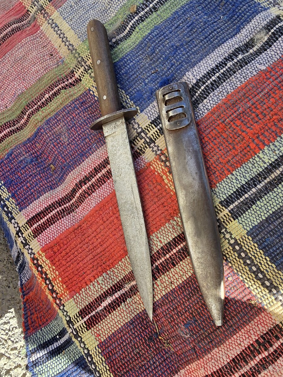 ÚTOČNÝ VOJENSKÝ NŮŽ MRKEV VZOR 1917 RU - 2