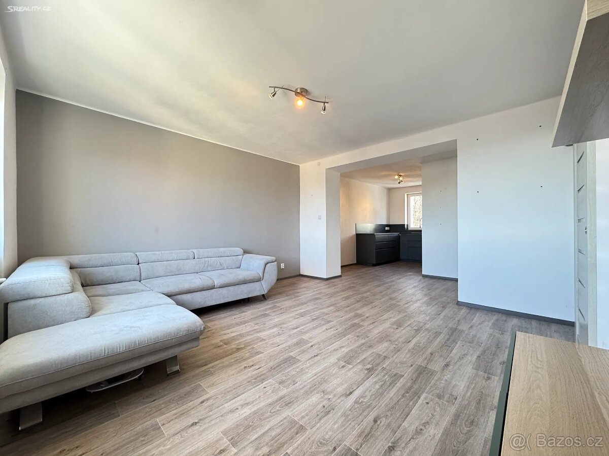 Pronájem nadstandardního bytu 2+1 (65m2) Meziboří - 2