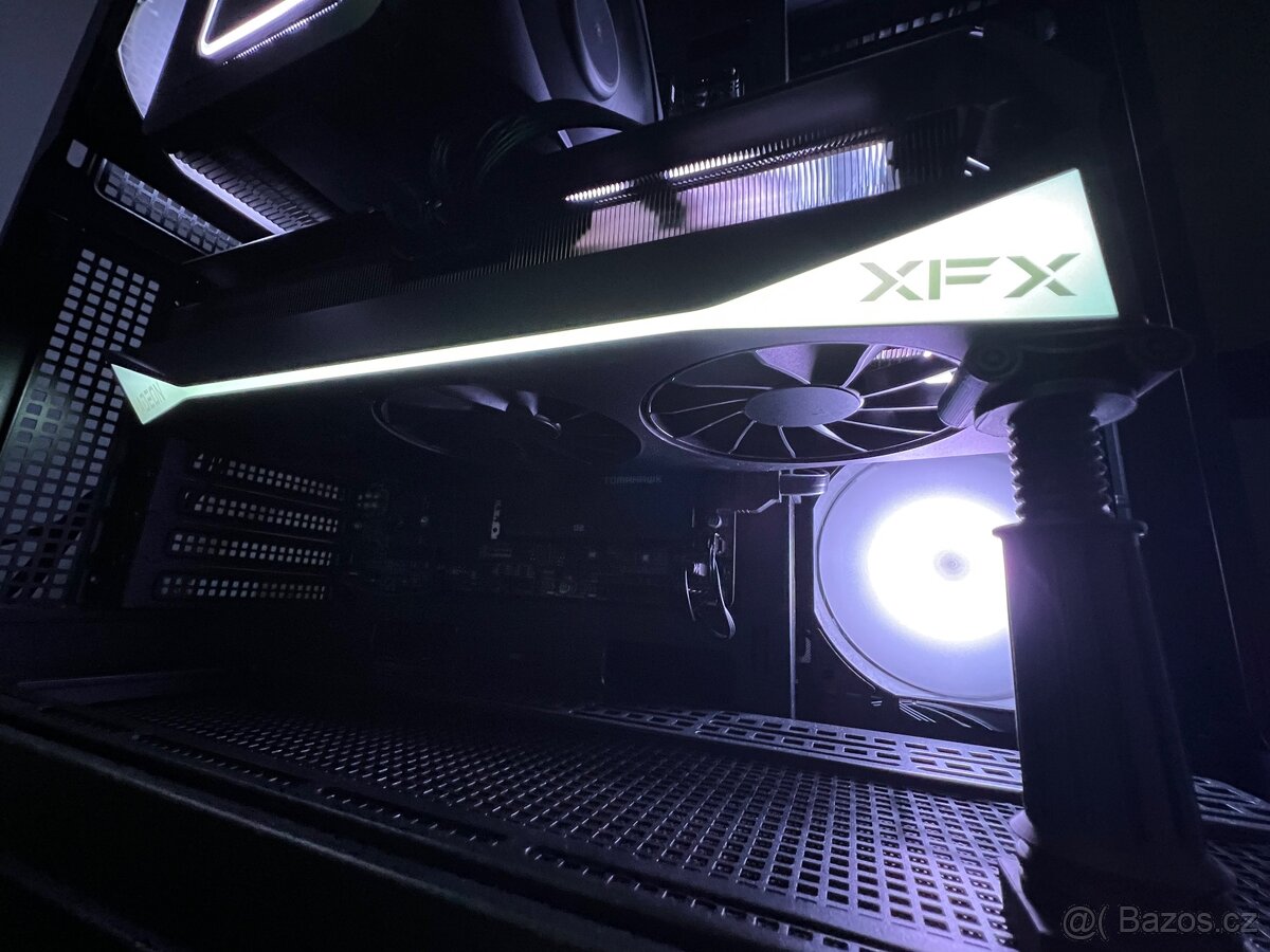 AMD Radeon RX 9070 XT, XFX MERCURY - Spěchá - 2