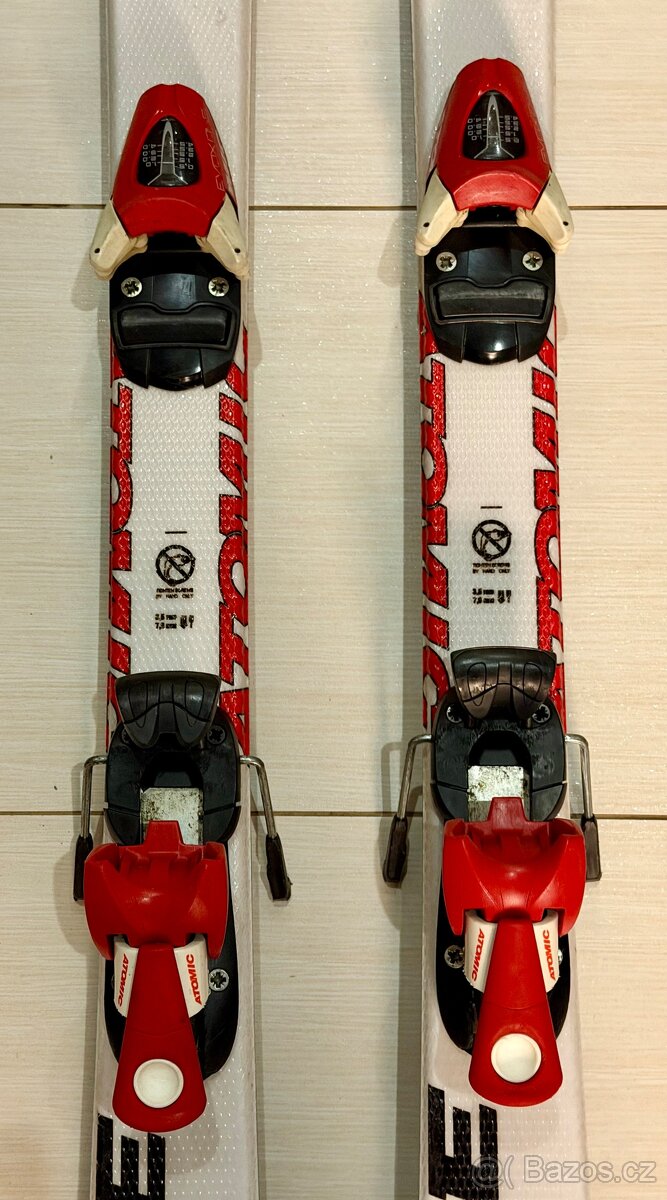 Prodám dětské lyže Atomic Race 8 120 cm, radius 10,5m. - 2