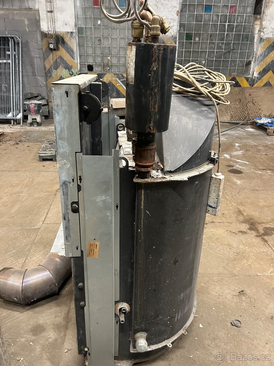 Prodám krbová kamna v výměníkem - 2