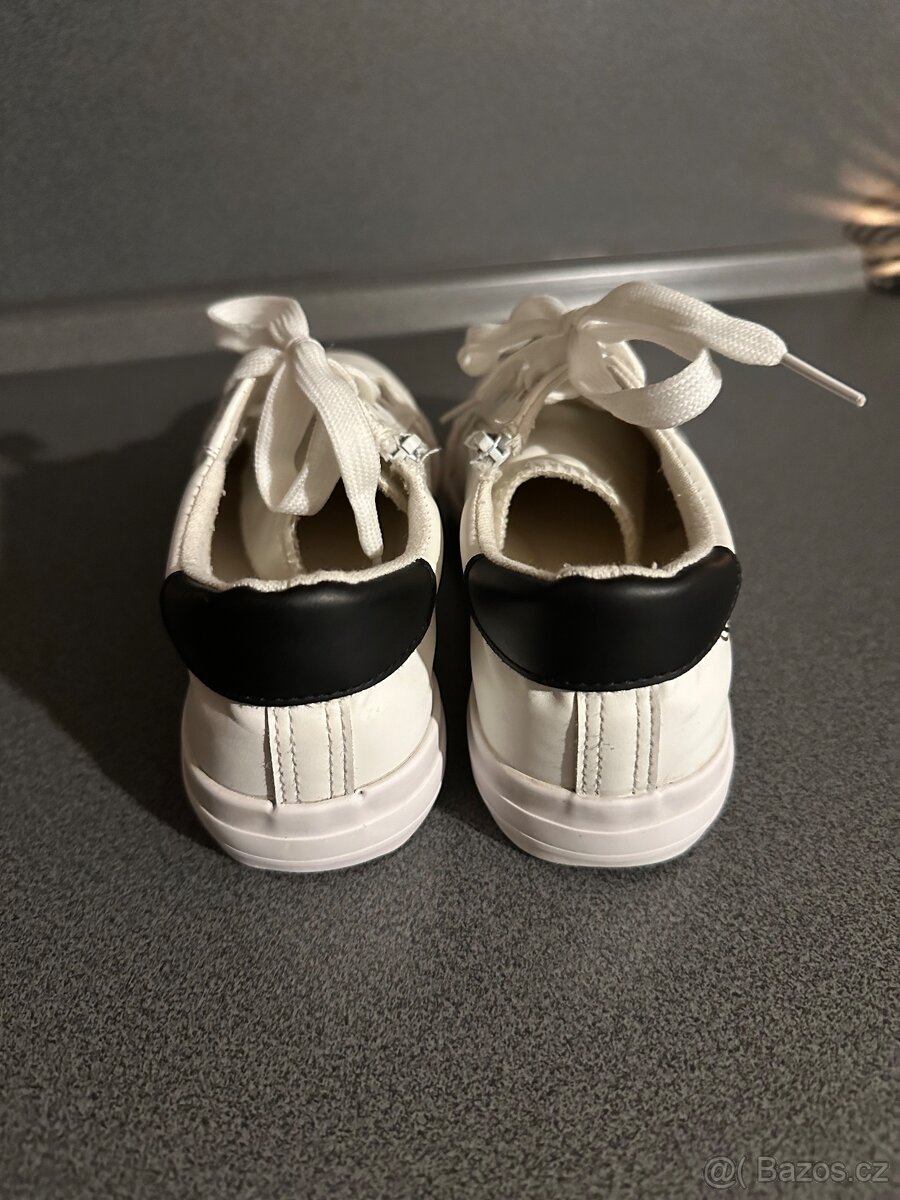 Holčičí tenisky, bílé, vel. 38 - 2