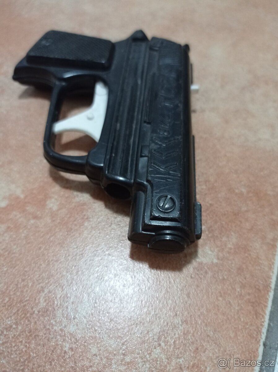 Dětská pistole z 80 tých let - 2