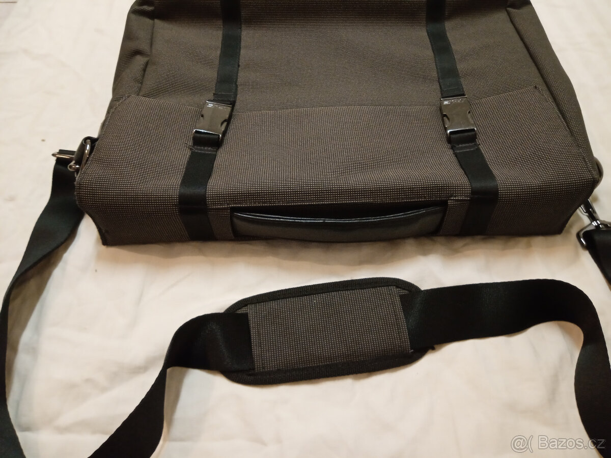 Brašna ASUS na notebooky. - 2