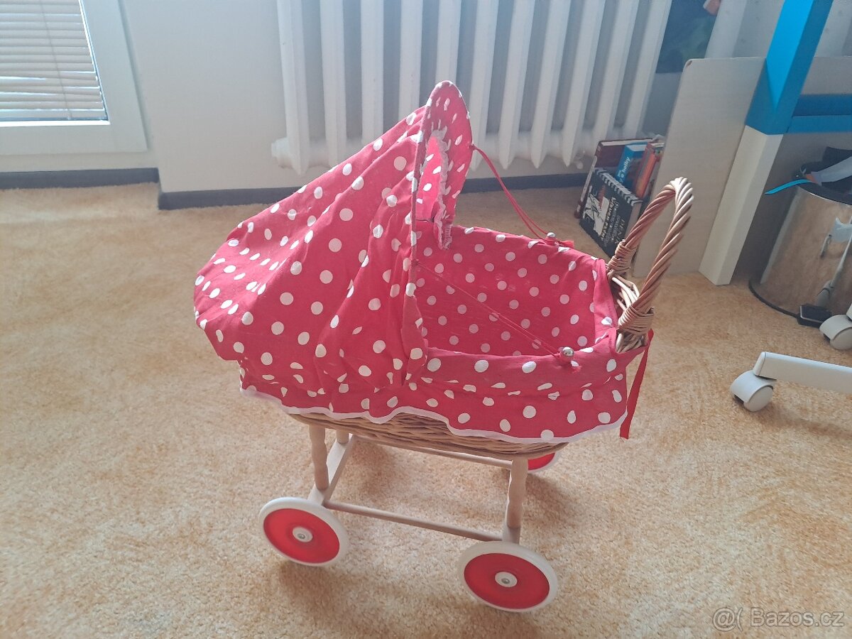 Proutěný kočárek pro panenky - 2