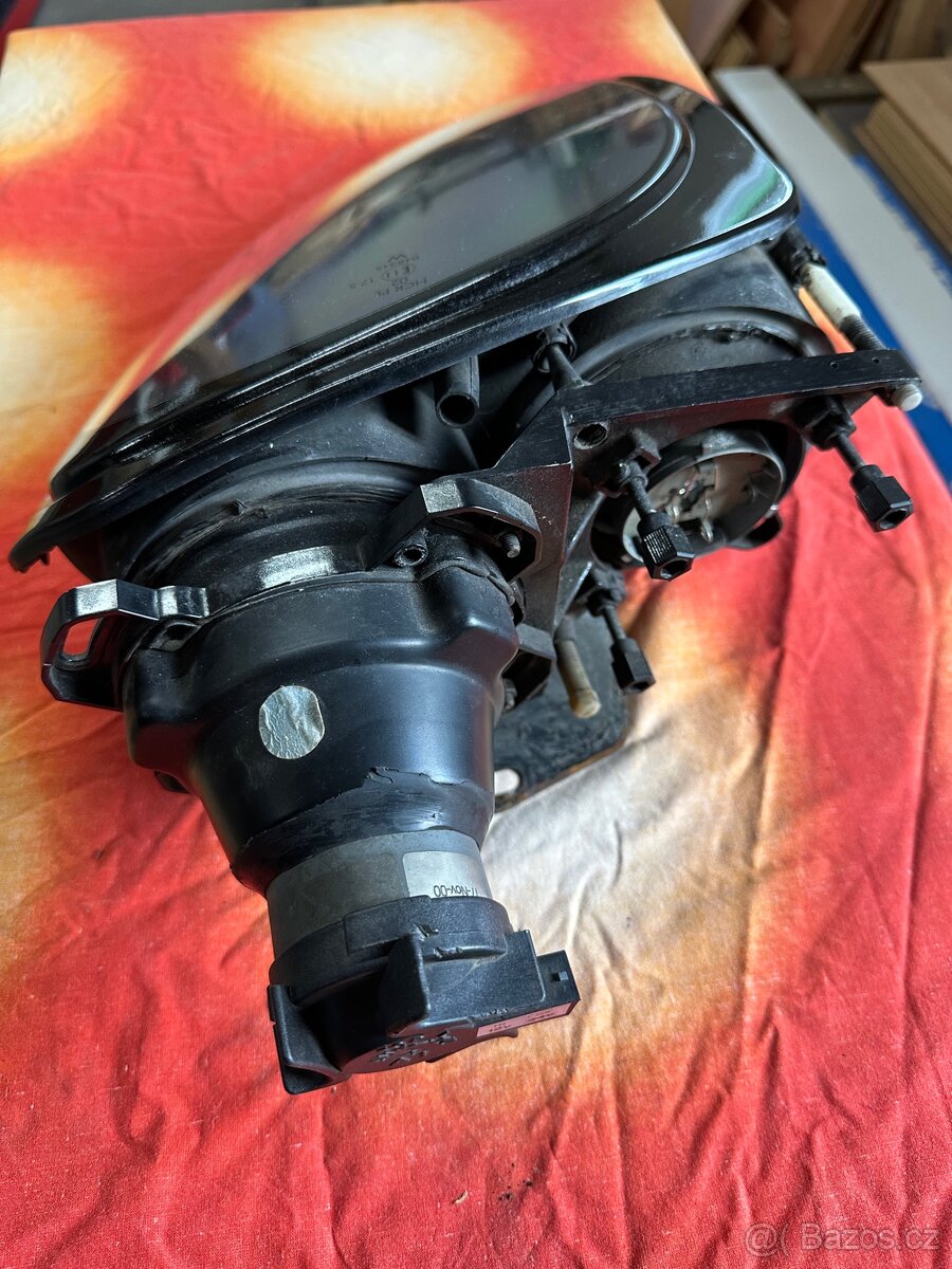 Aston Martin DB7 Vantage levé přední světlo - 2