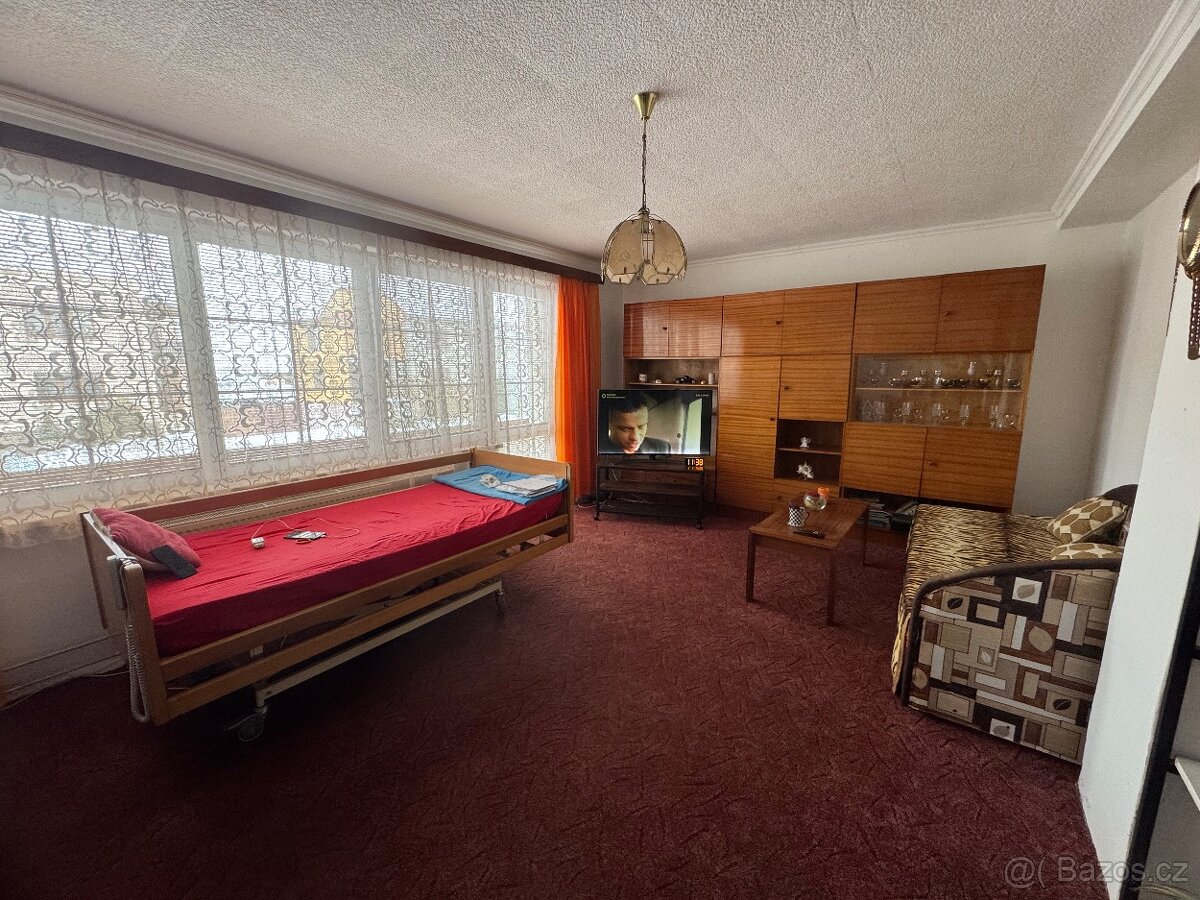 Daruji obývací stěnu - 2