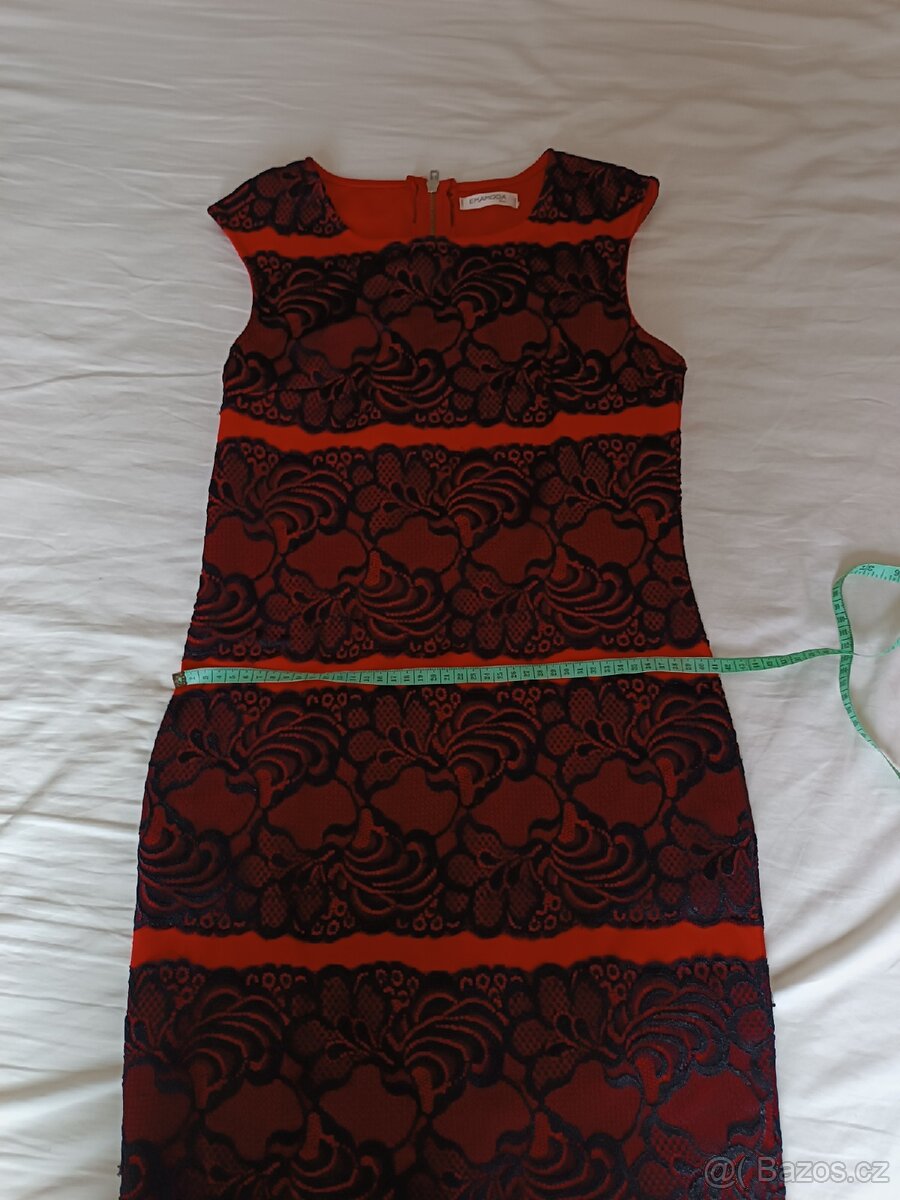 Červené šaty s krajkou - 2