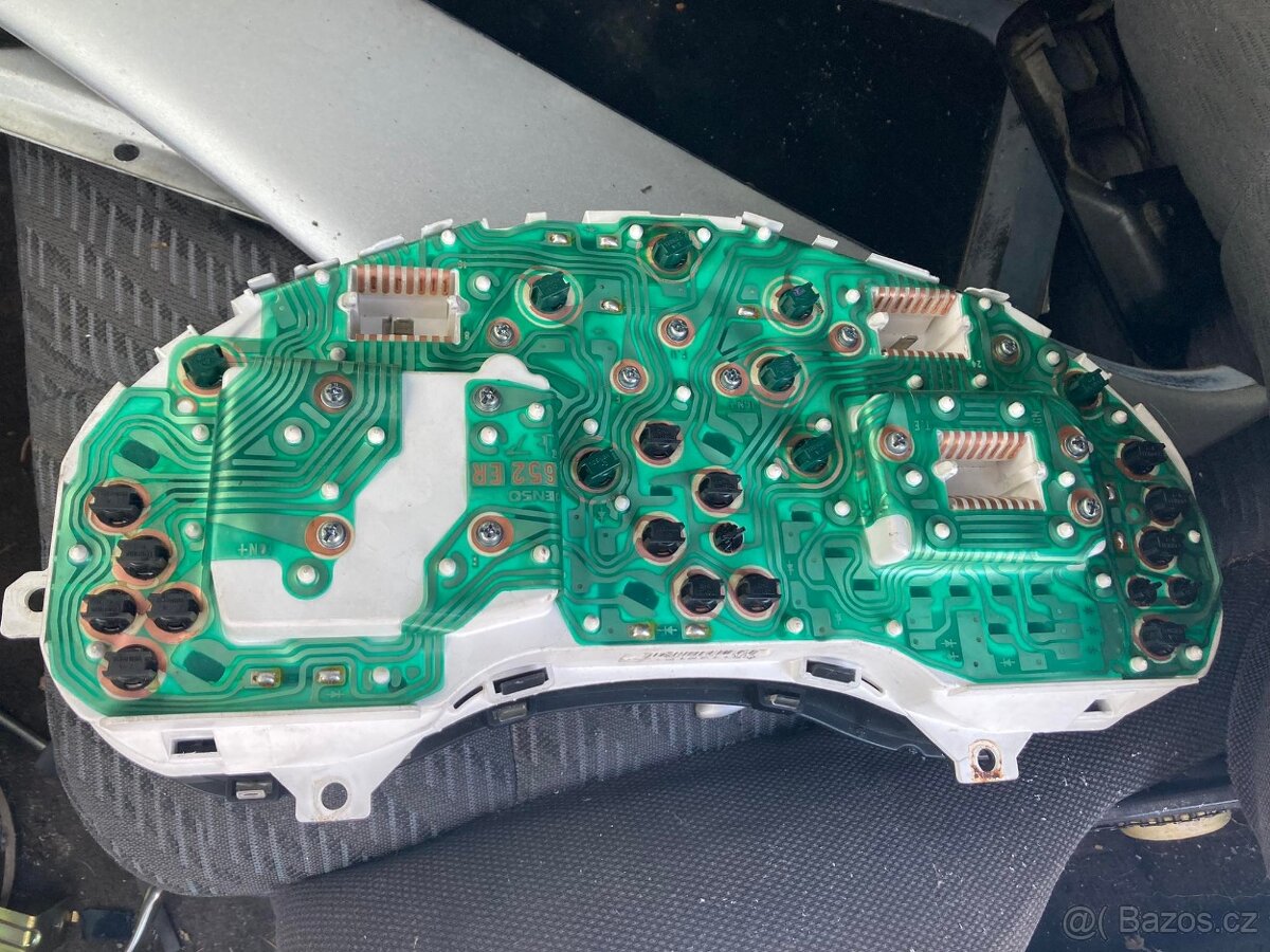 Budíky Mitsubishi 3000 GT - 2