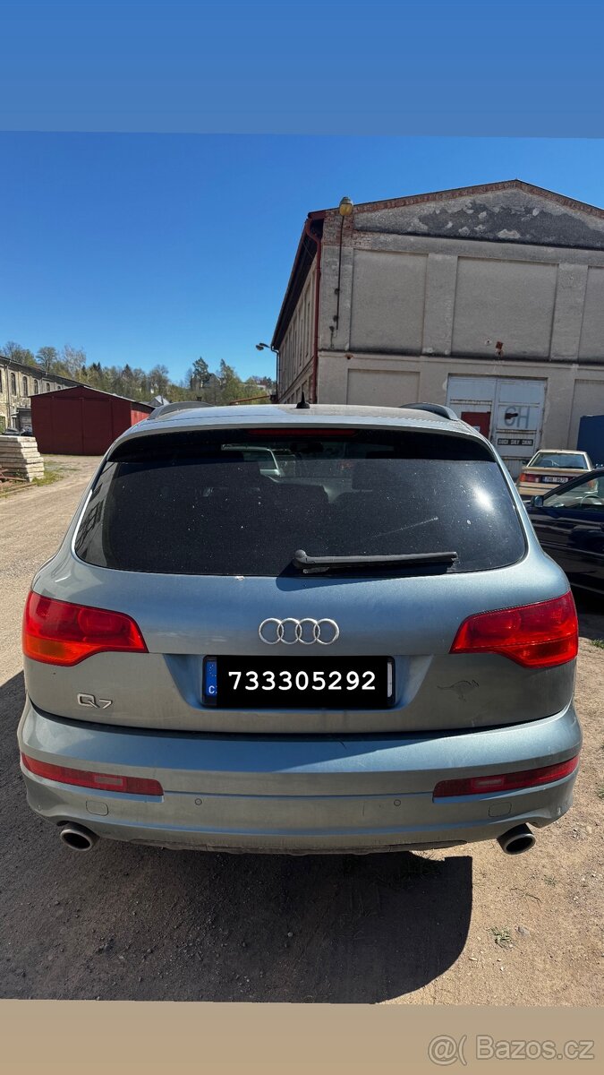 Audi Q7 4.2 TDi díly - 2