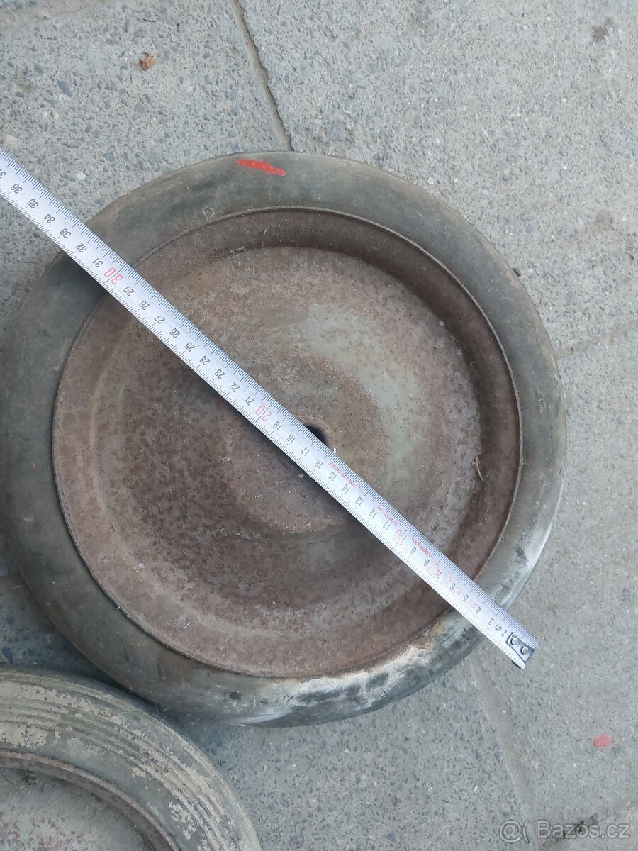 Kola k michacce, rudlu, voziku, dvoukolaku atd.. - 2