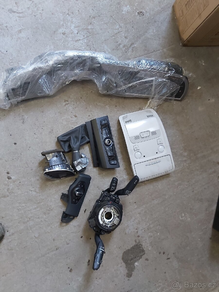 Zbytek dilu do interieru a Audi A5 - 2