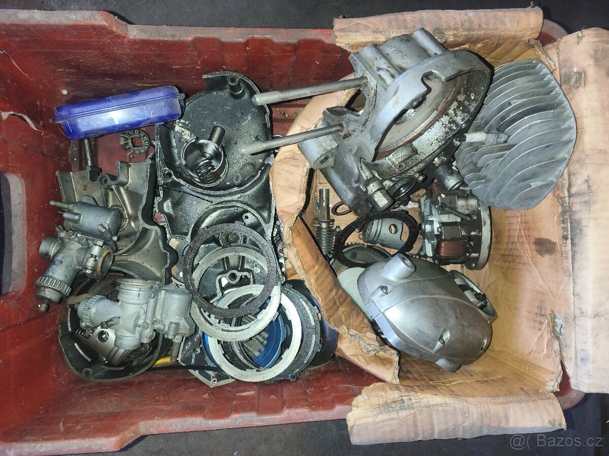 2x motor Jawa 90 - 2