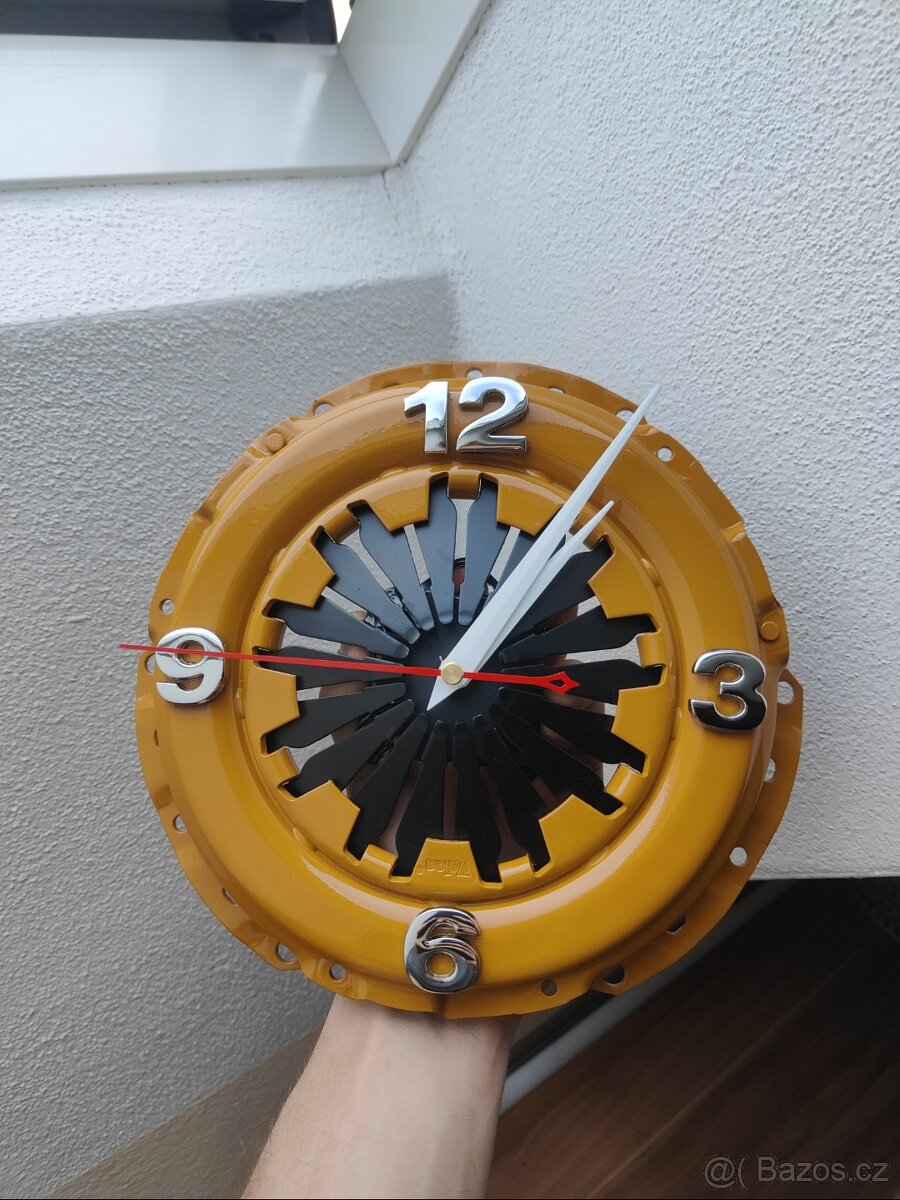 Hodiny z přítlačného kotouče - 2