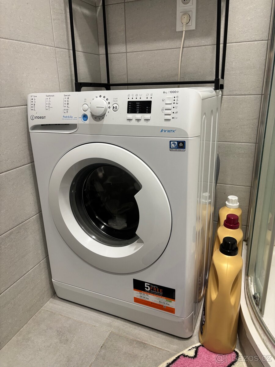 Pračka Indesit - 2