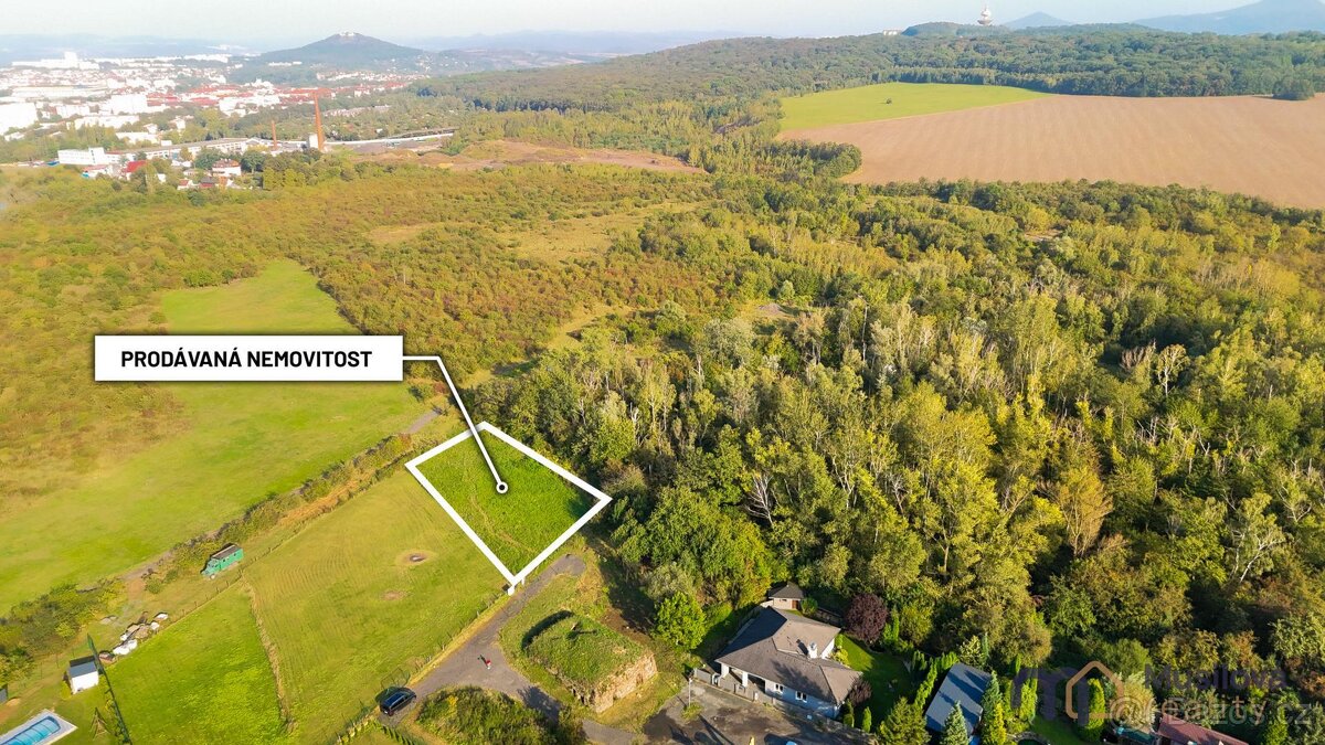 Prodej stavebního pozemku 1201 m2 - 2