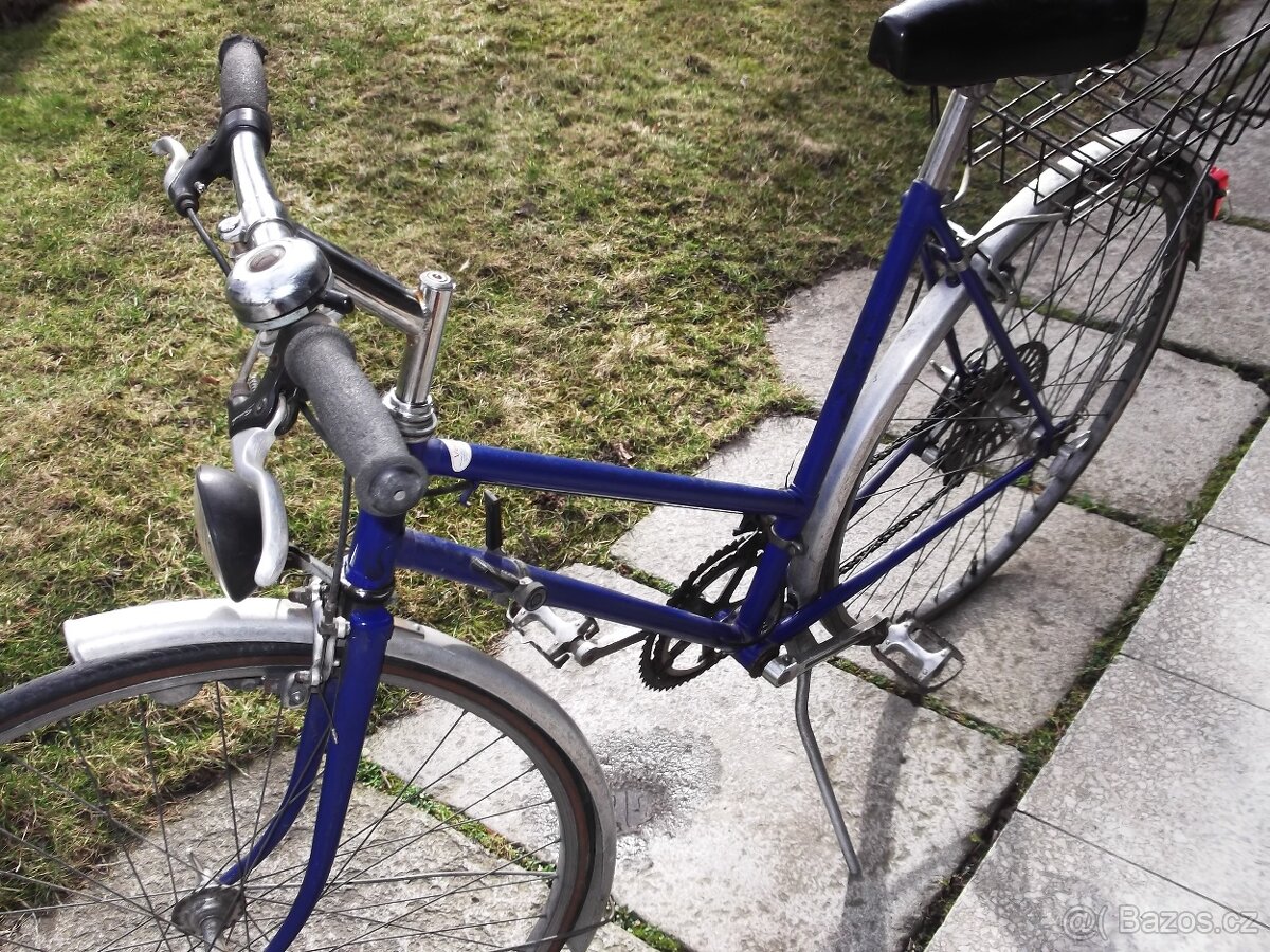 Dámské kolo Favorit,do města,na nákupy. - 2