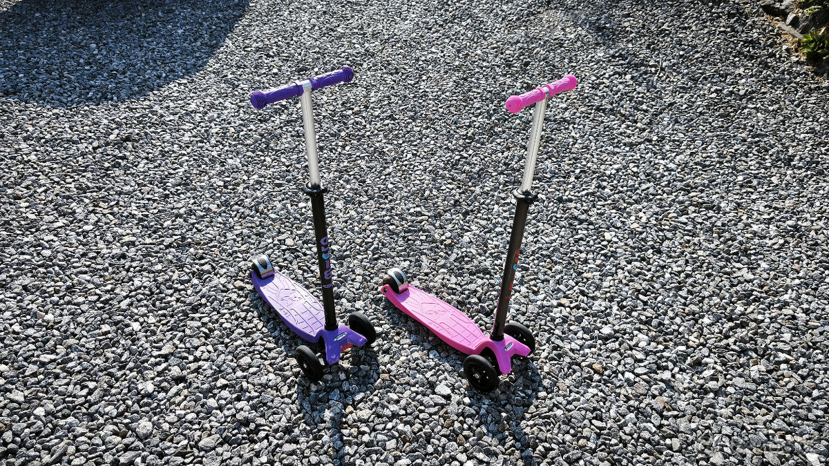 Koloběžka Micro Maxi - naklápění, tři kolečka, dvě barvy - 2