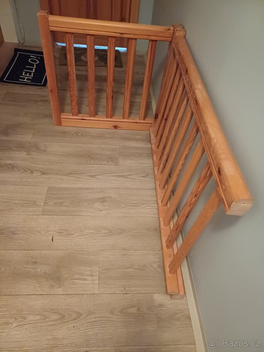 Dřevěné zábradlí na schody - 2