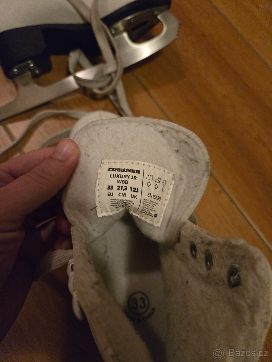 Dívčí lední brusle - 2