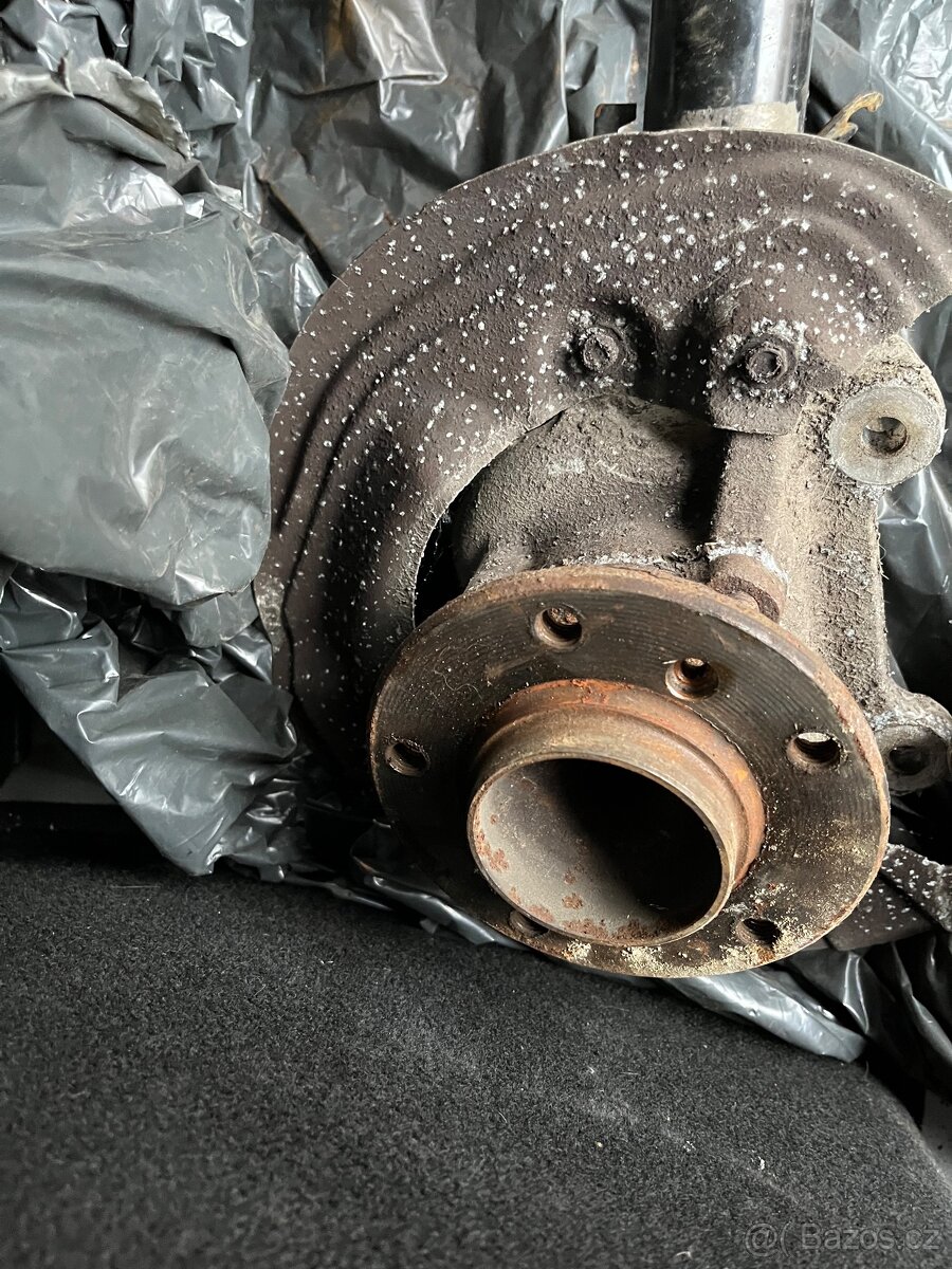 bmw e87 120d přední tlumiče i s těhlicema - 2