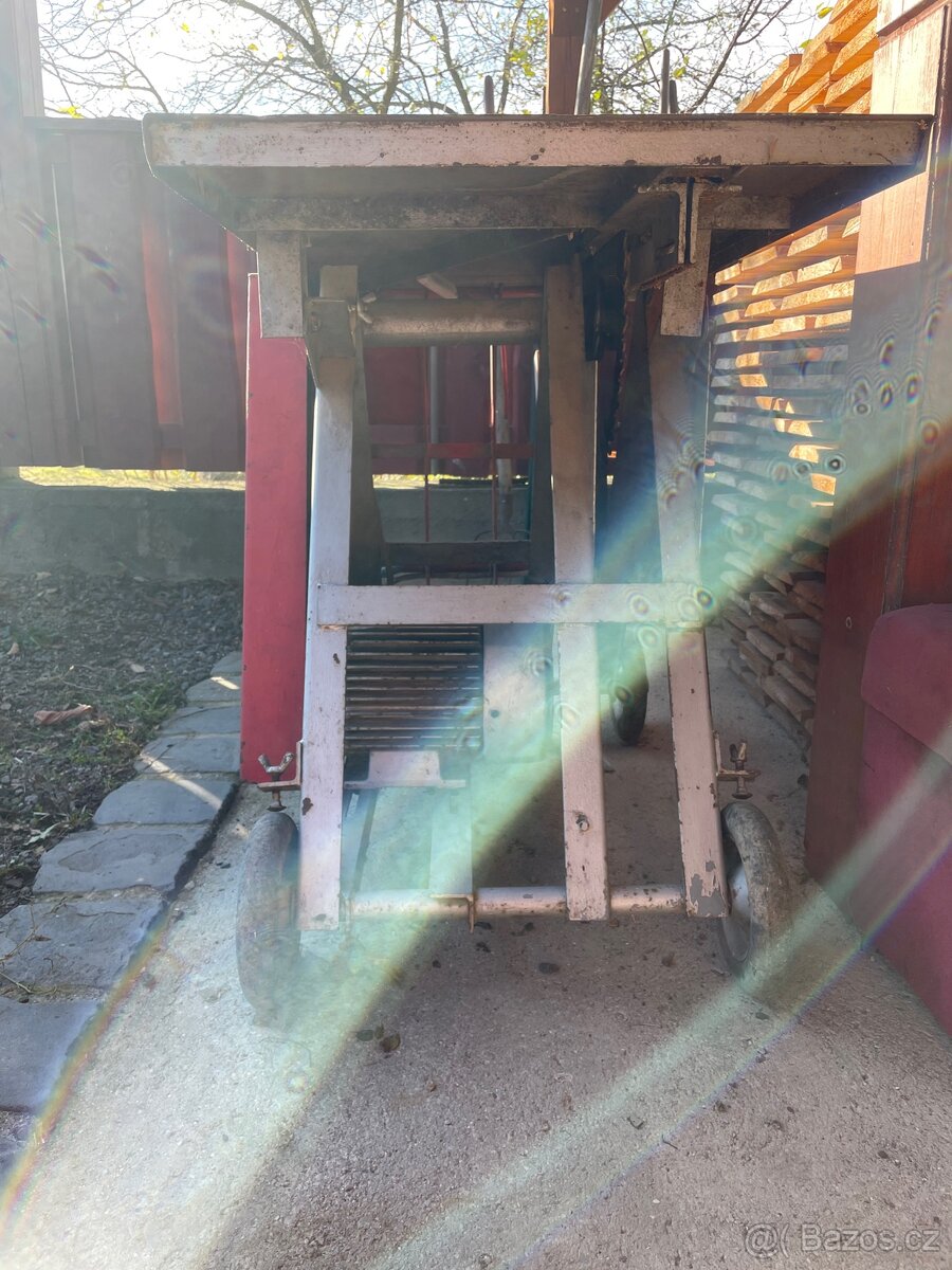 Tovární pila na dřevo - 2