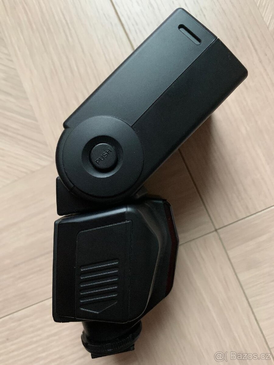 olympus, zrcadlovka, blesk, grip - 2