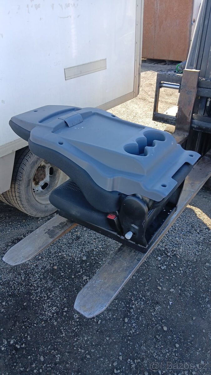 Man tgl sedacka prostredni - 2