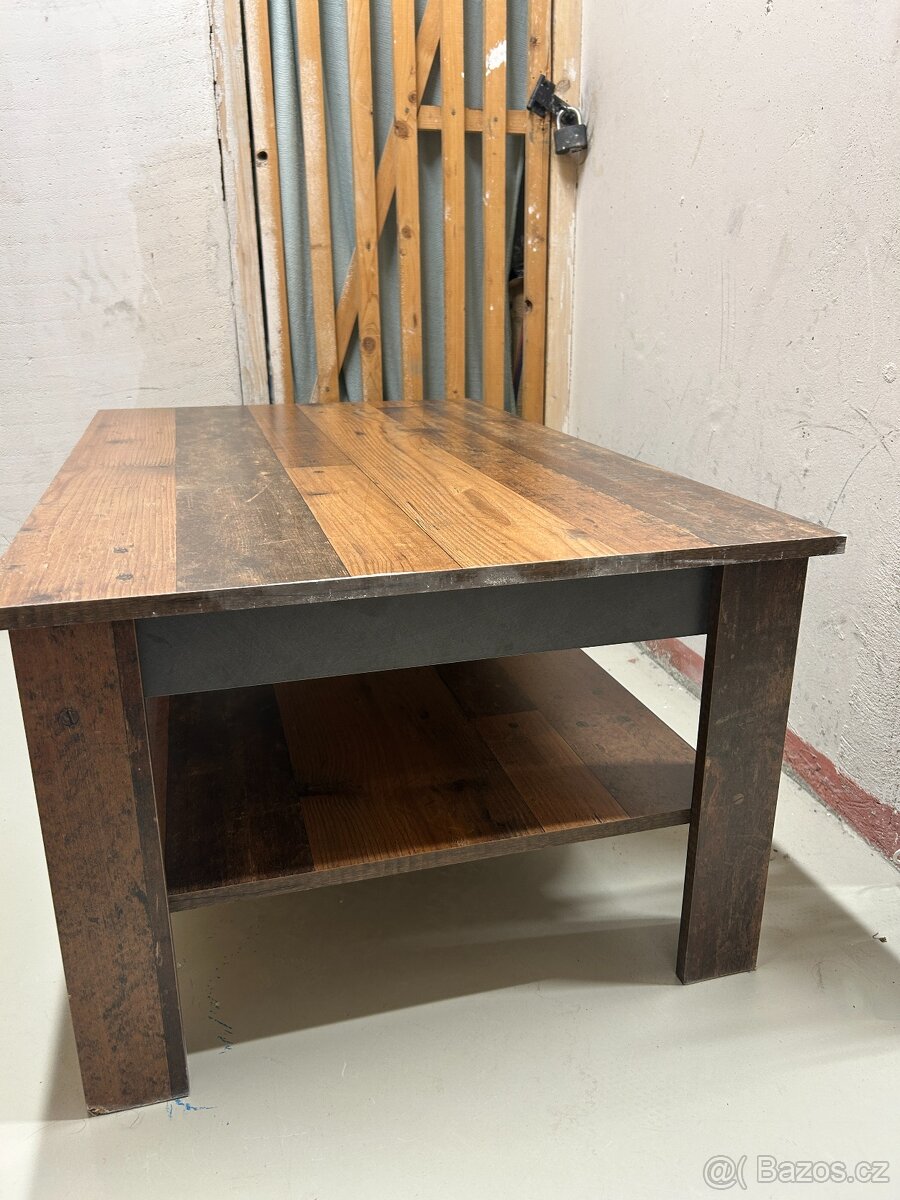 Dřevěný konferenční stolek - 2