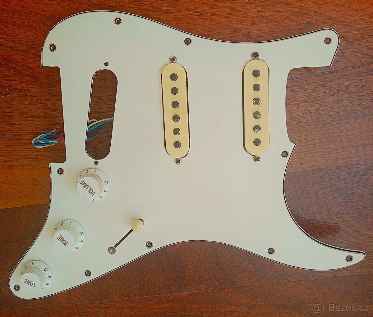 Pickguard,snímače,poťáky,3-pol.switch, Greco,Maya 70 roky - 2