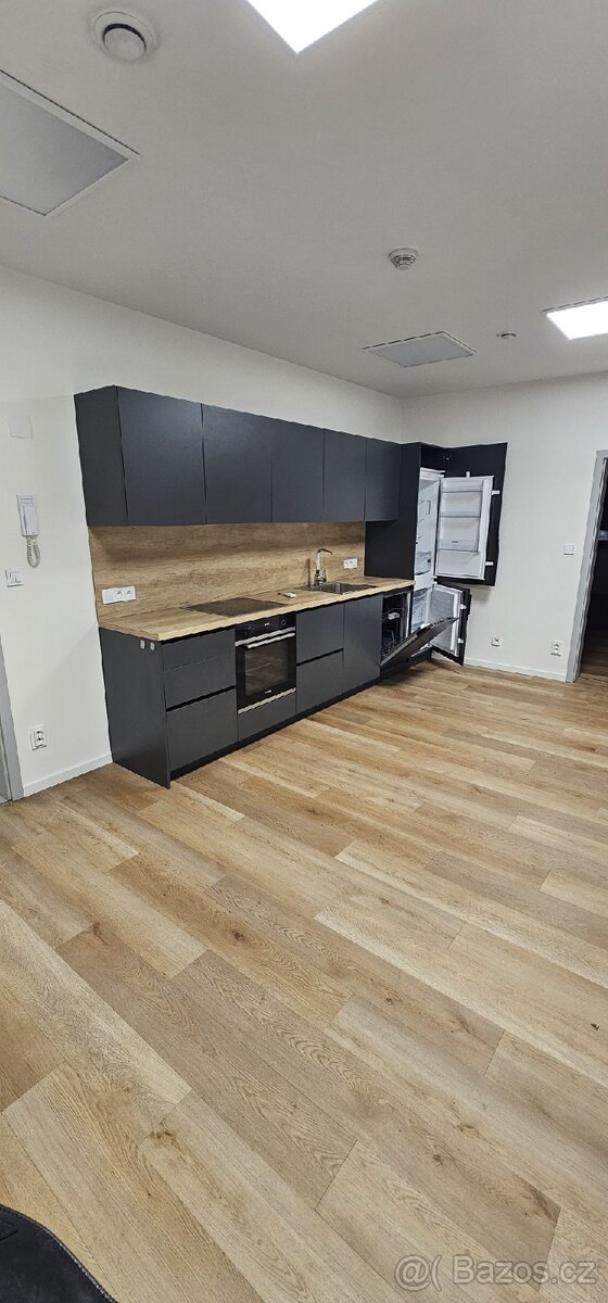 Pronajem kanceláře - 2