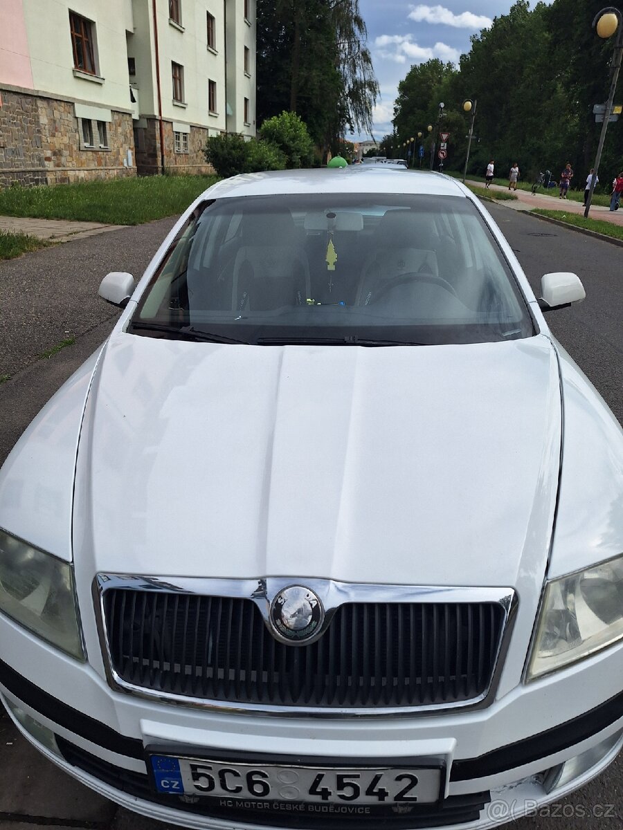 Škoda octavia 1.6 fsi - 2