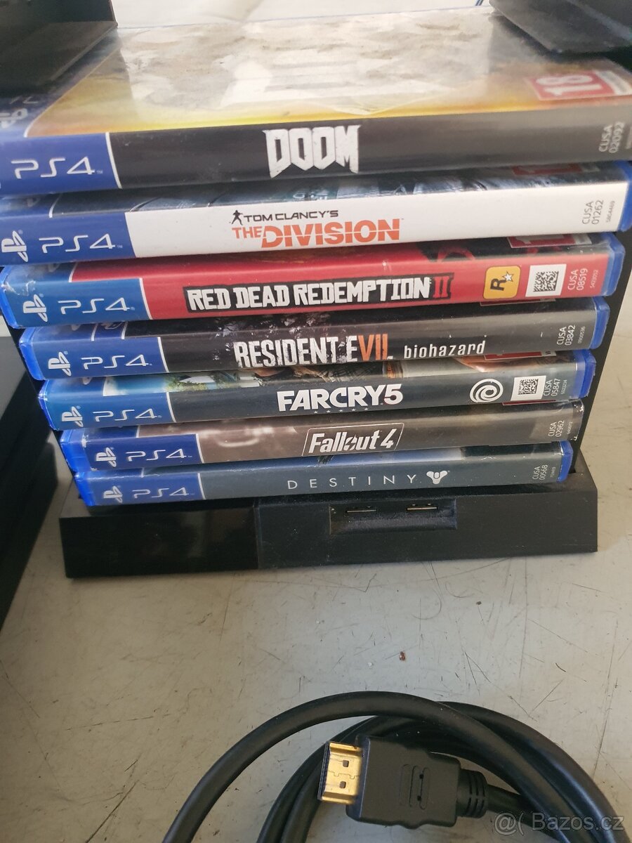Playstation 4 Pro 1TB. - 2