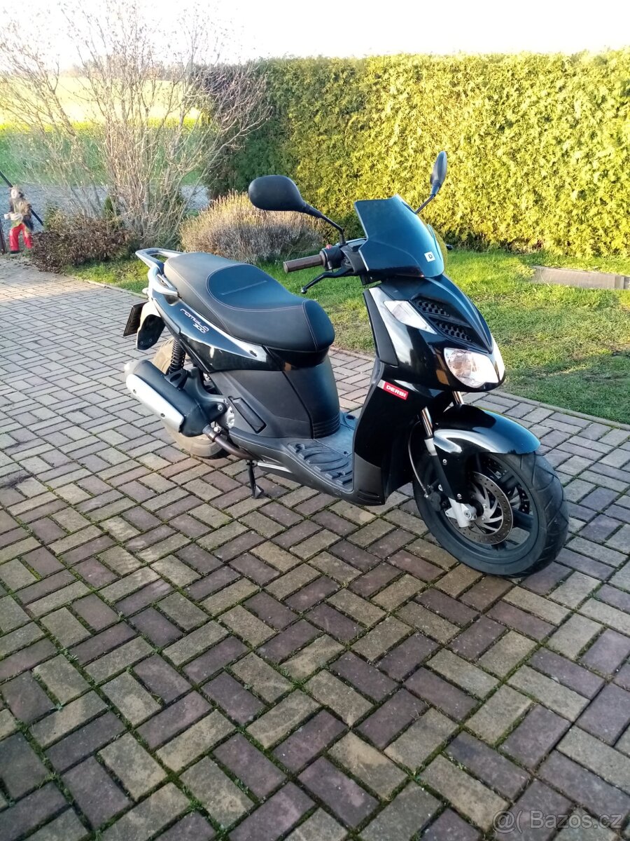 Skútr Derbi Rambla 300i - 2