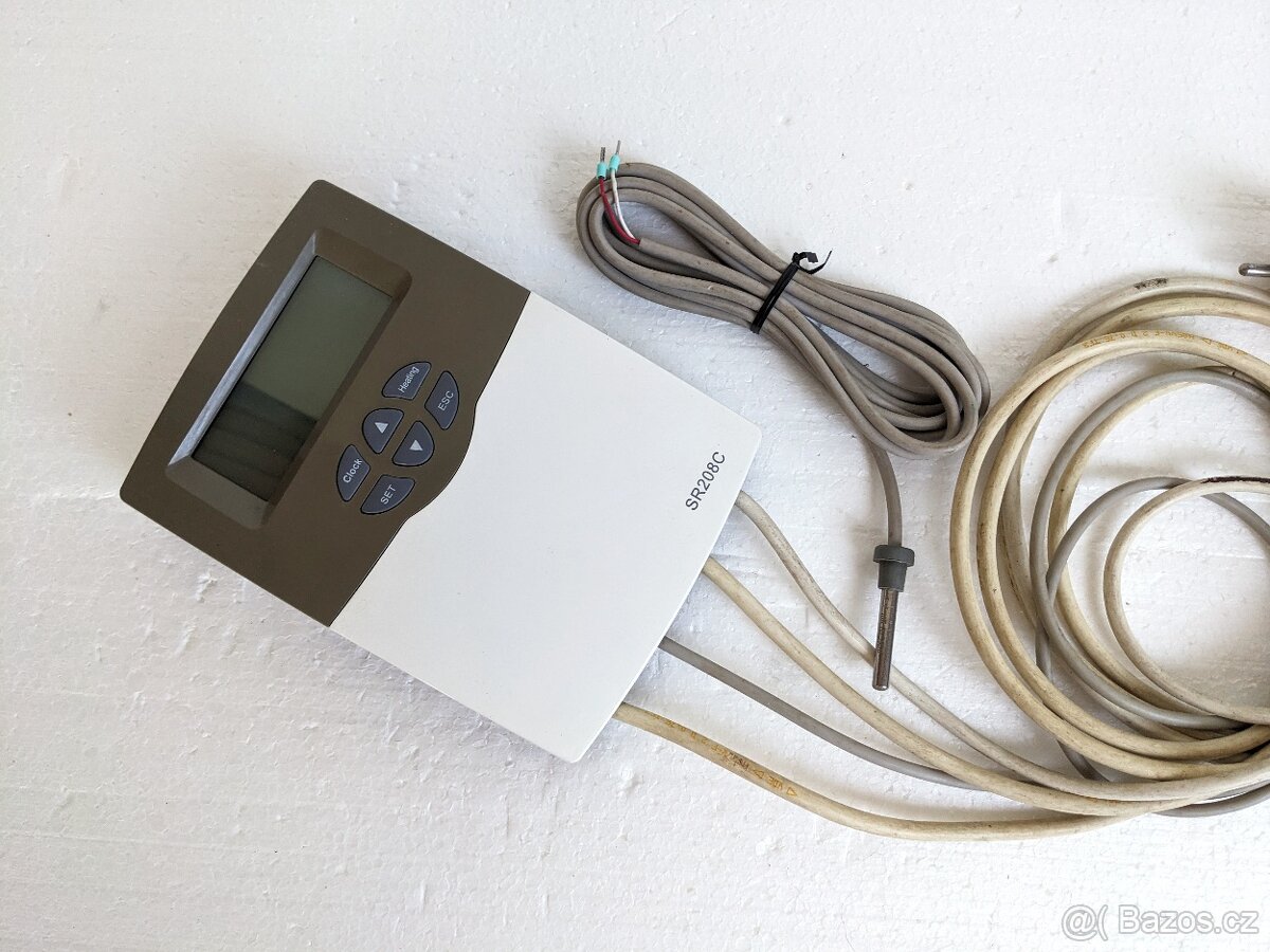 reguláto pro solární systémy SR208C - 2