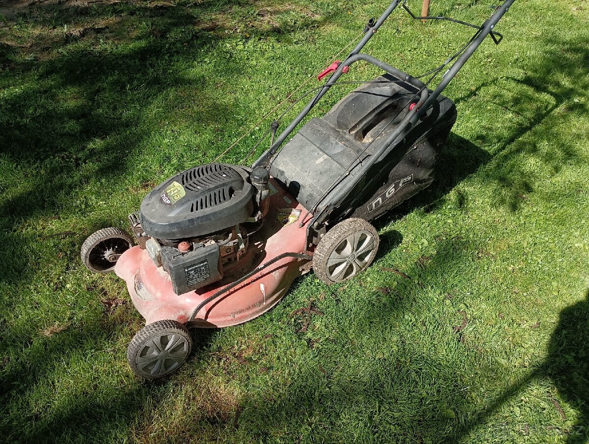 Benzínová sekačka s pojezdem NGP SP 514HW - 2
