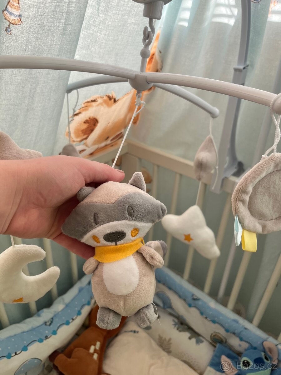 Hrací kolotoč nad postýlku - 2