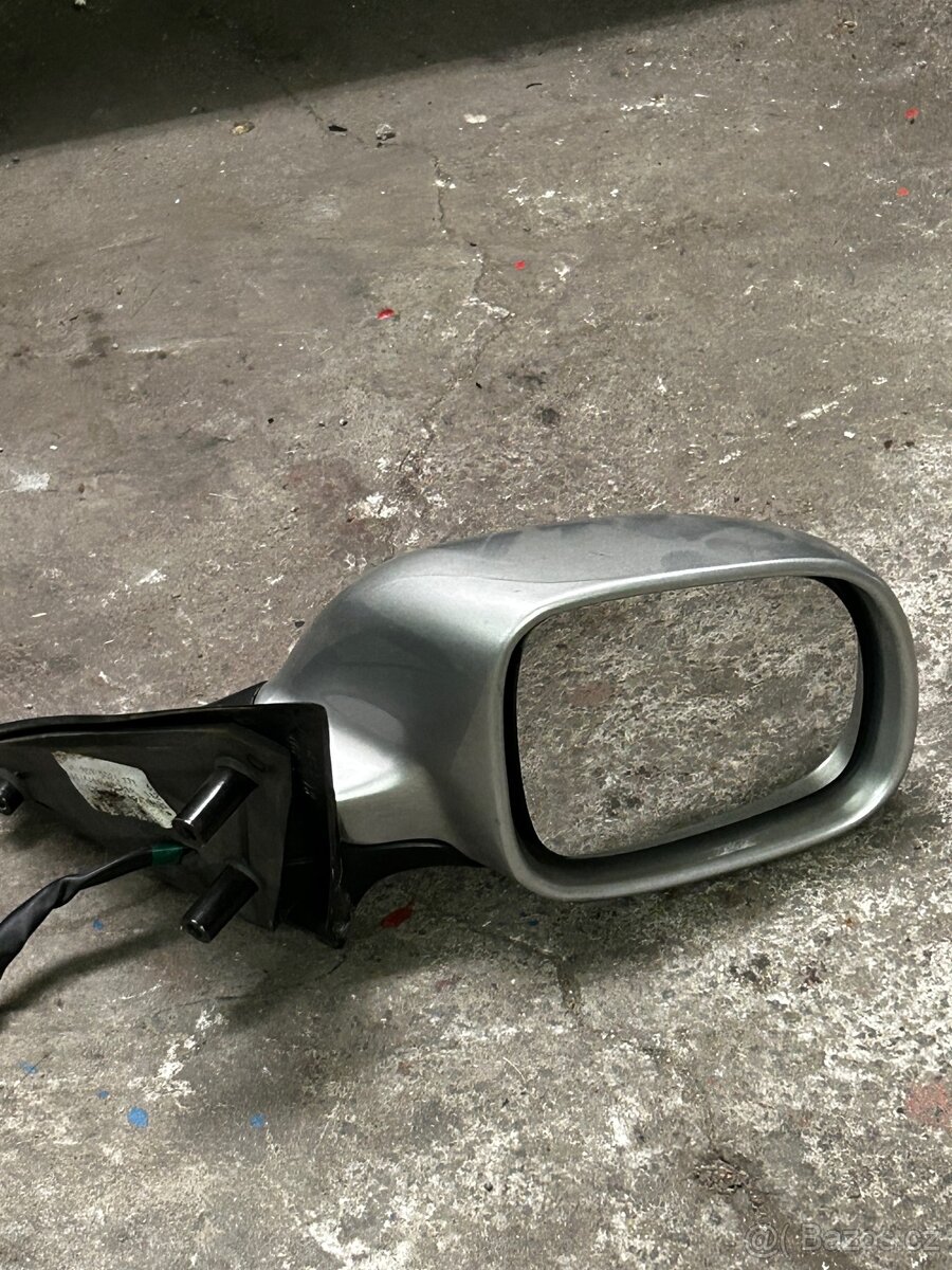 Přední pravé zrcátko na Fabií 1 generace - 2
