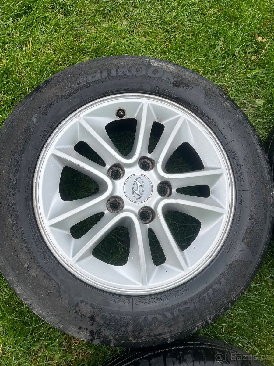 4x litá kola 5x114 R15, letní pneu - 2