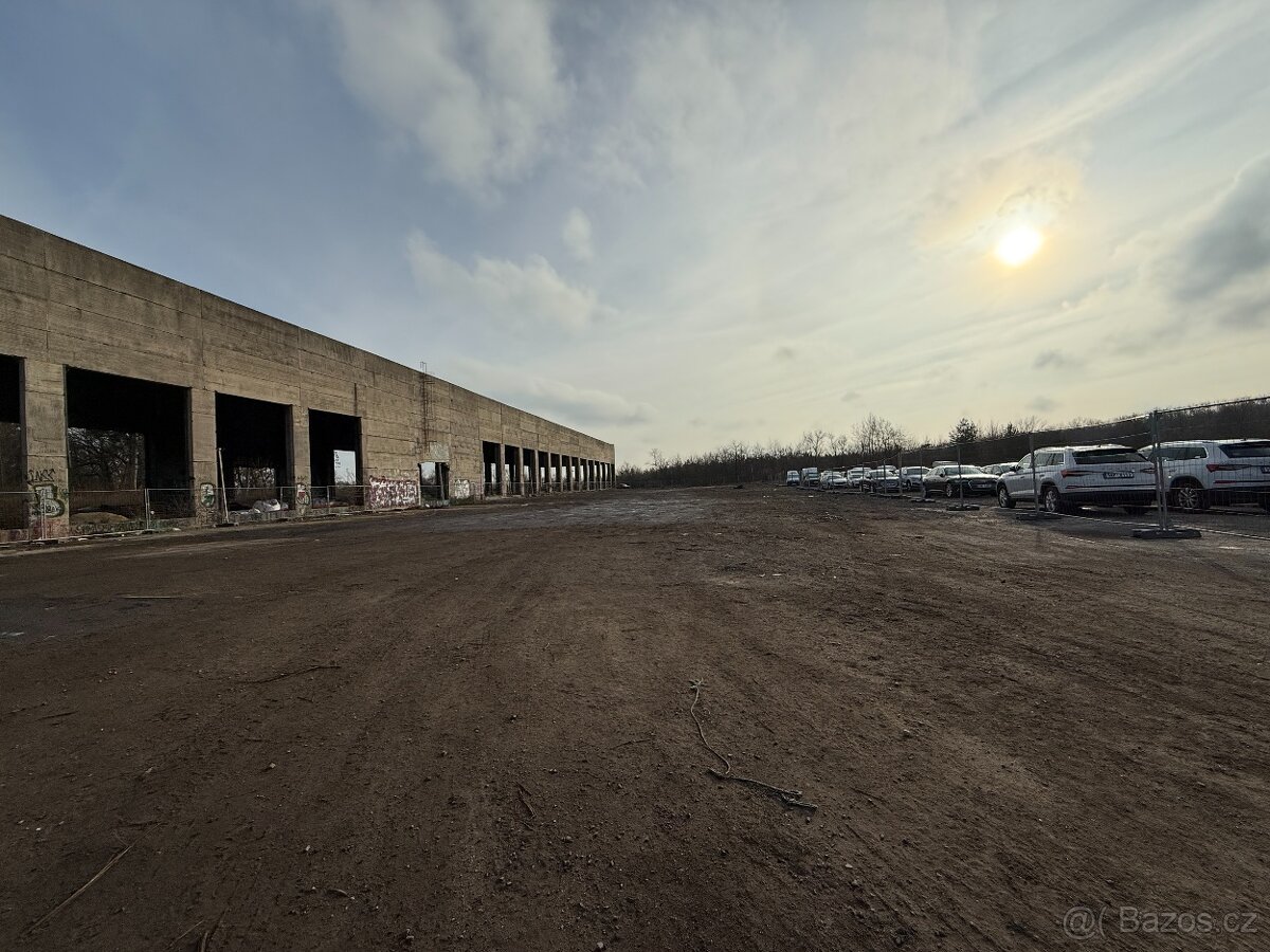 Parkování pro kamiony na zpevněné ploše – 3000 Kč/měsíc v lo - 2