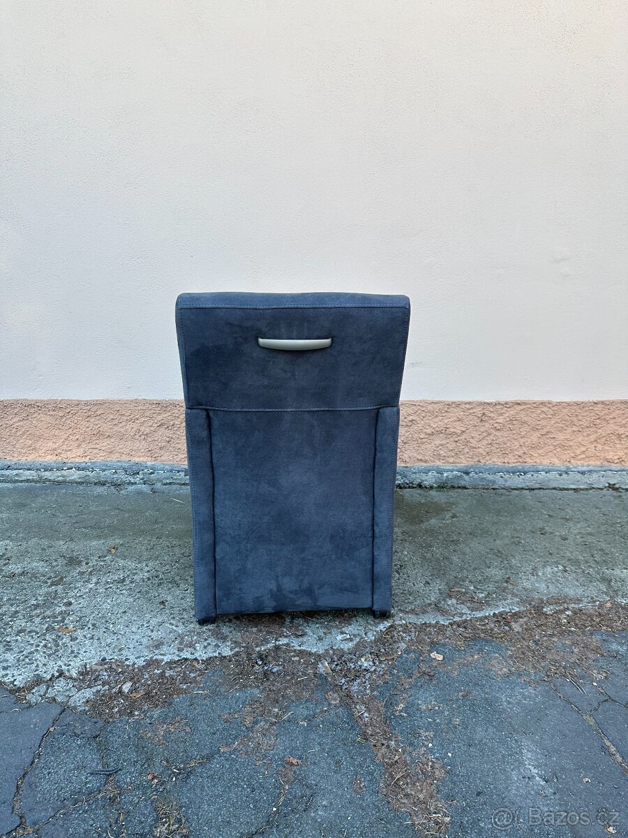 Moderní relaxační křeslo s kolečky - Vít - 2