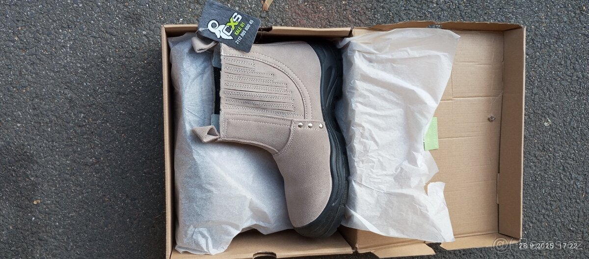 Pracovní boty 45 - 2