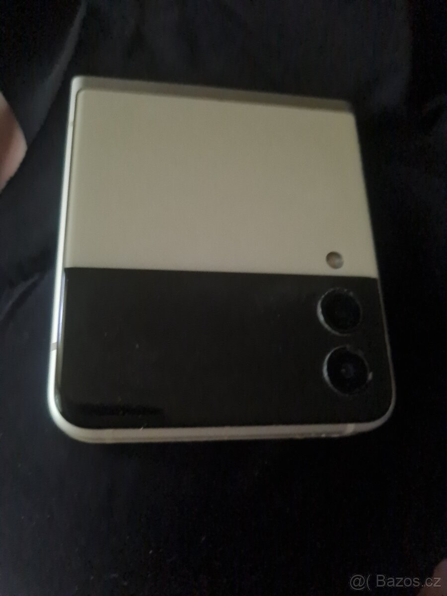 SAMSUNG GALAXY Z FLiP 3 - 2