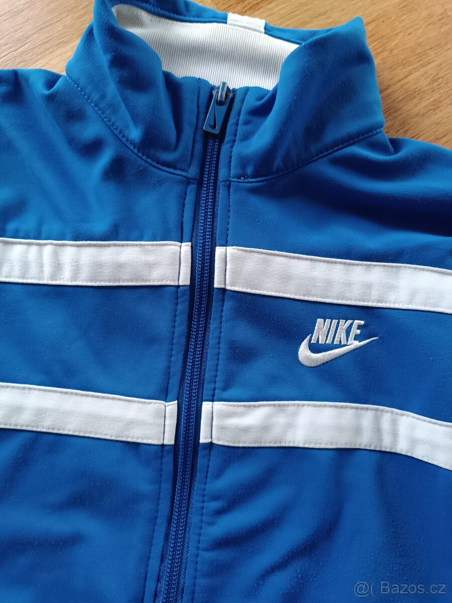 Mikina Nike vel.146 na zip - 2