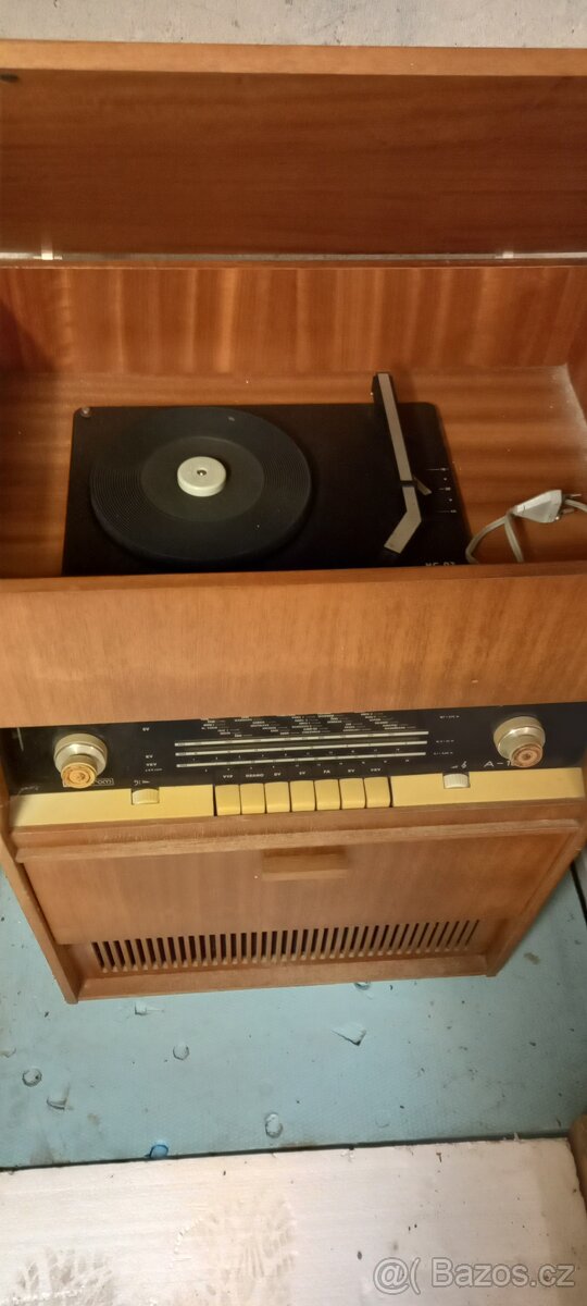 staré gramoradio - 2